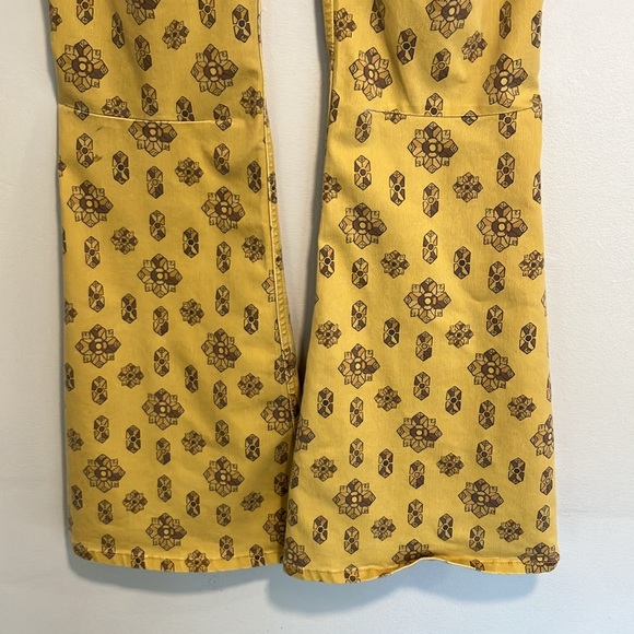 We the Free Geometric Flare Bell Bottom Retro Boho Jeans Mustard Yellow Sz 31 - Picture 9 of 16